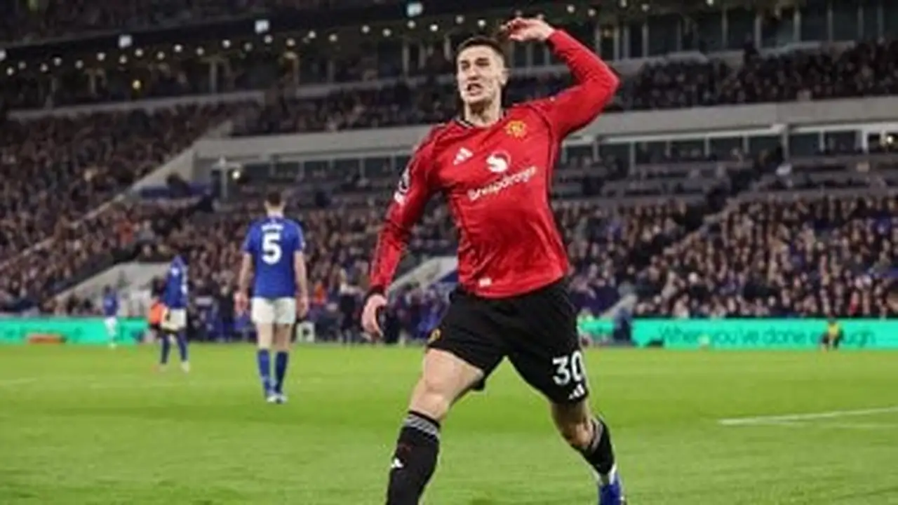 مانشستر يونايتد يقفز للمركز الرابع في ترتيب الدوري الإنجليزي بعد فوزه أمام إيفرتون